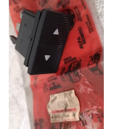 INTERRUTTORE PULSANTE ALZAVETRO – ALFA 164 – 60508232
